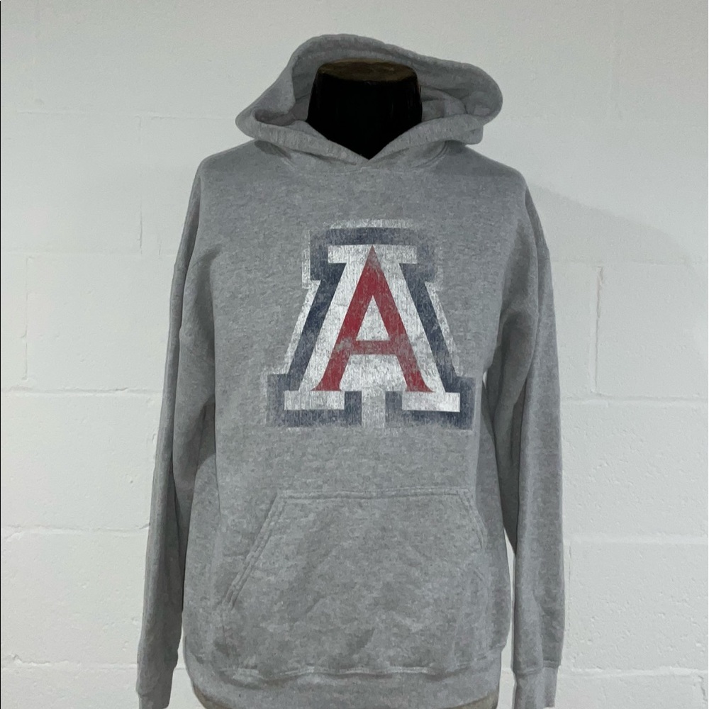 Super cool piece looks like Atlanta Braves but has a tiger on the back.
